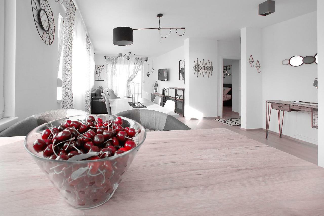 L Apartment
