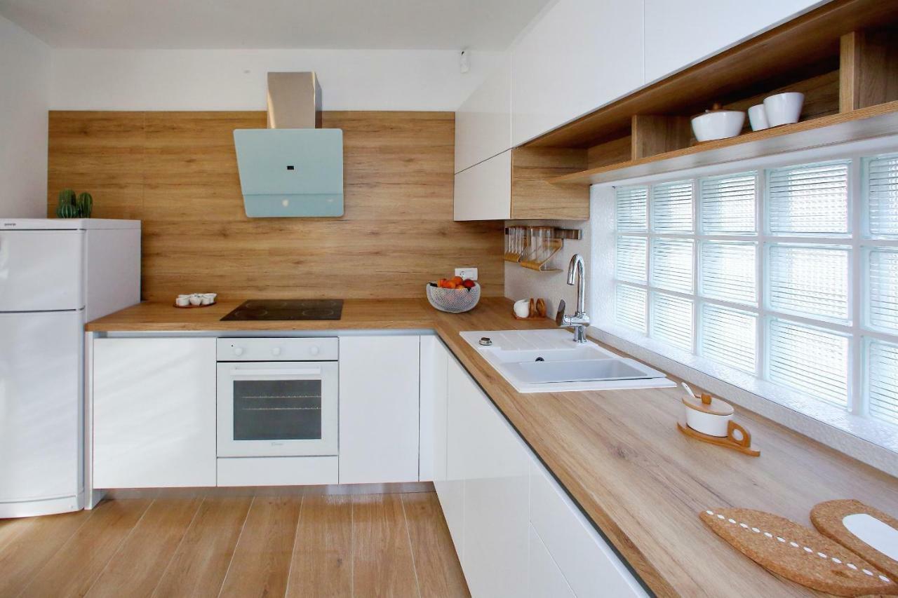 L Apartment