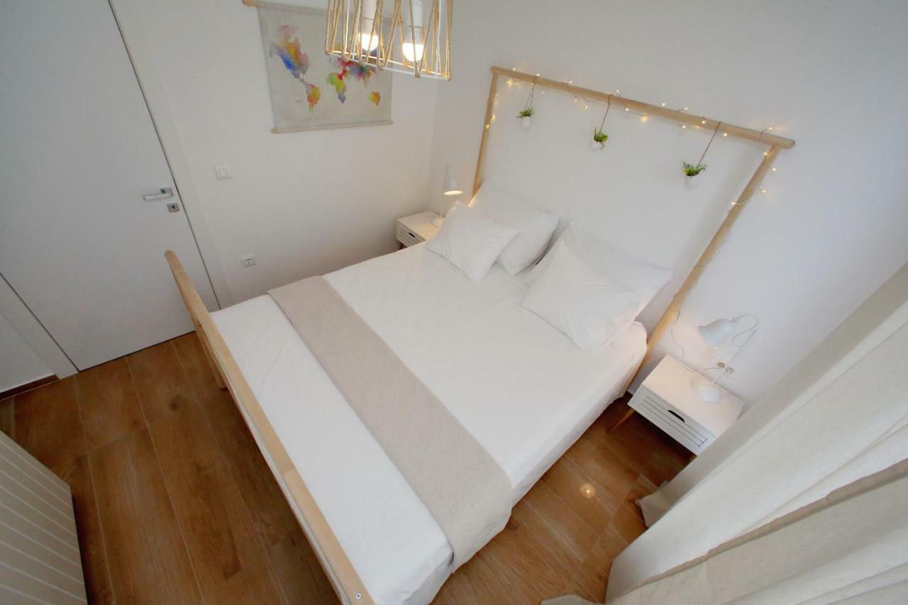 Apartment L *